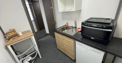 kitchenette dans bureaux partagés à louer à caluire-et-cuire
